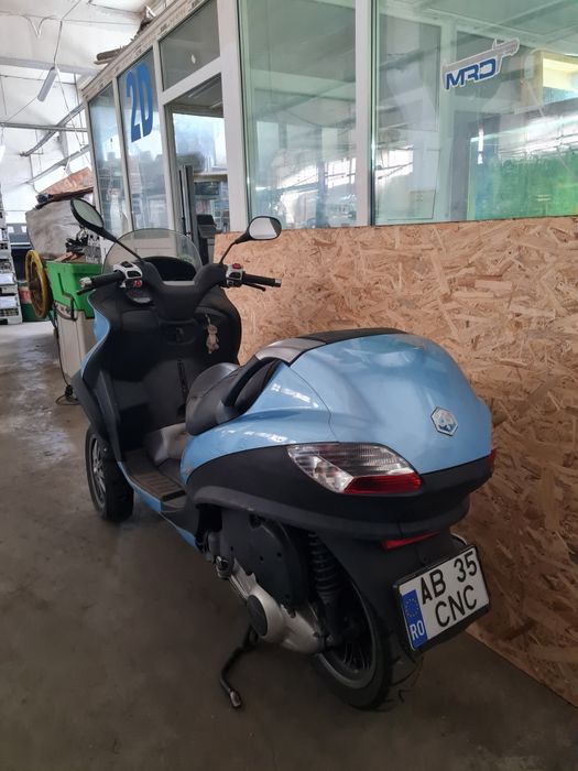 Scuter piaggio Mp3 125cmc Se poate conduce cu B