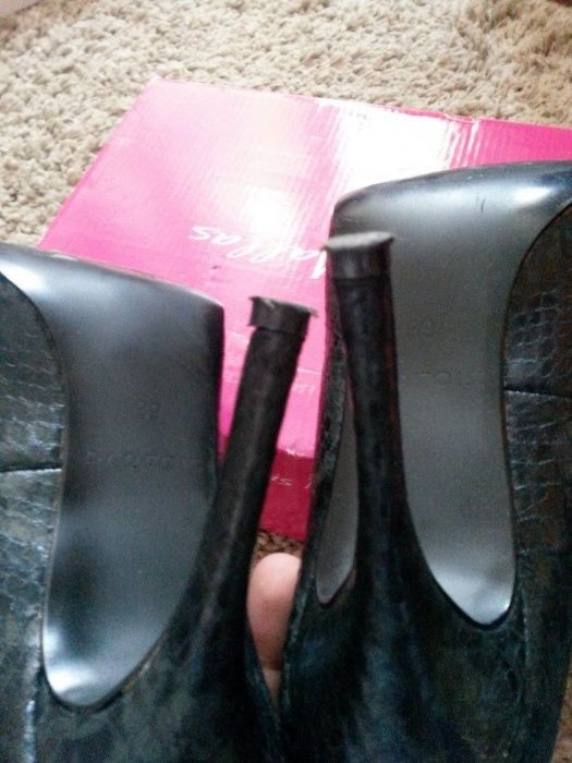 Pantofi Dama Model Fashion PARFOIS Negri cu Toc Black MARIMEA 39 !!!