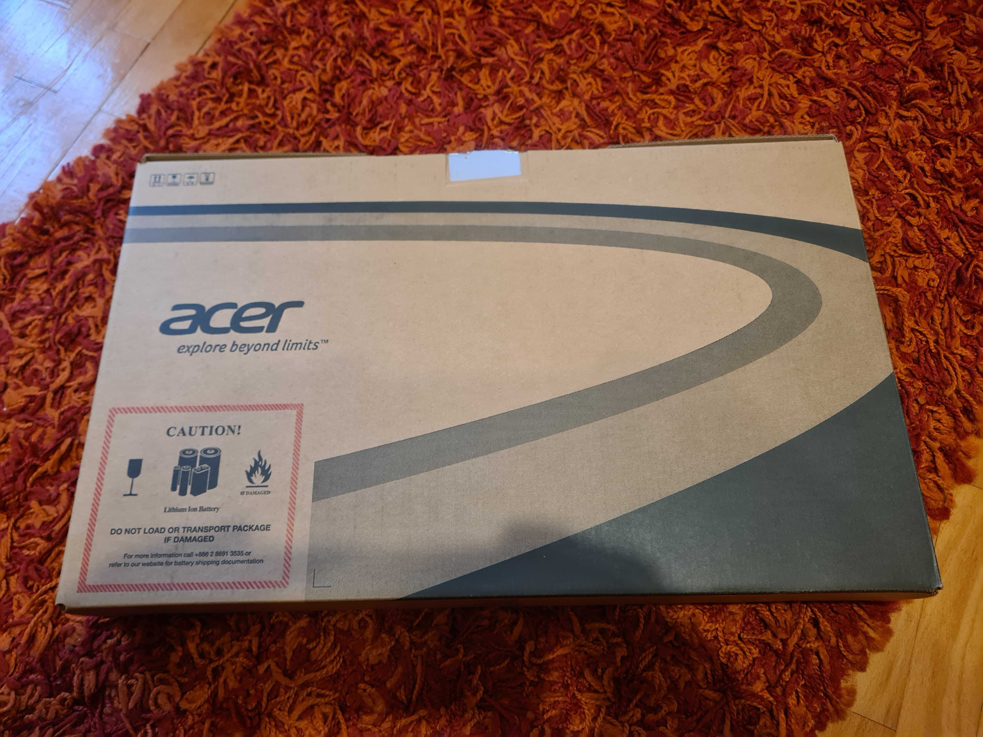 Laptop ACER ASPIRE E5-521-39B4 + cadou geanta laptop