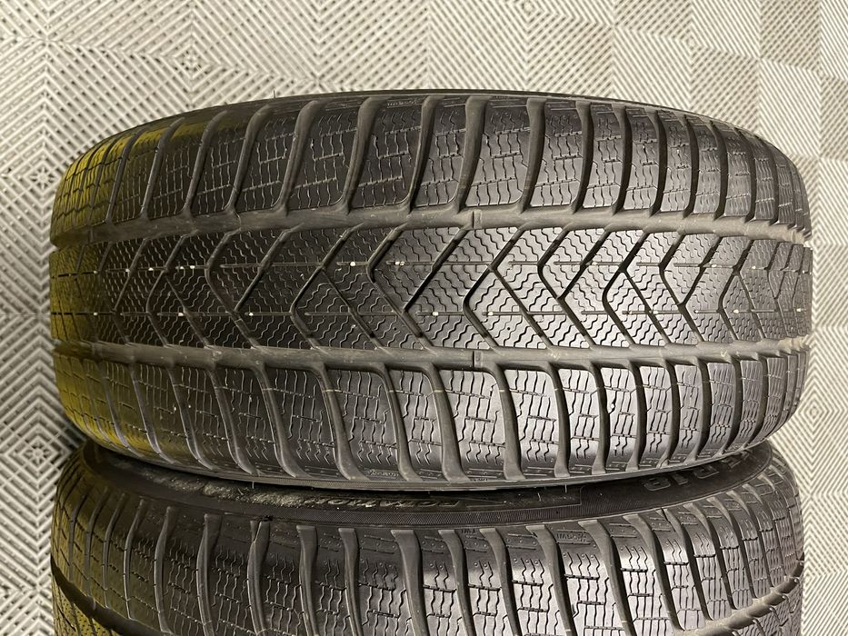 Set Anvelope Cauciucuri ca noi Pirelli 215 55 R17 M+S Iarna cu 7mm