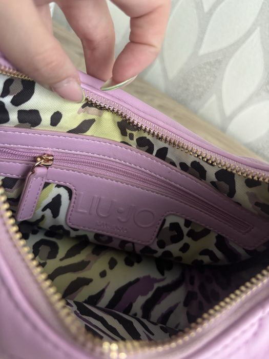 Чантав лилав цвят Liu Jo