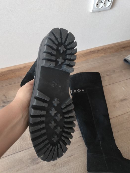 Продам зимние сапоги