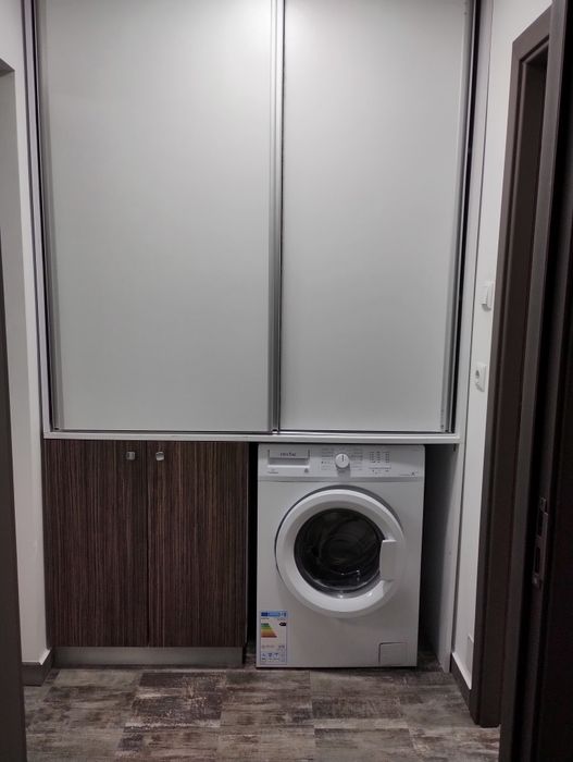 INCHIRIEZ  Apartament in spate la magazin VICTORIA