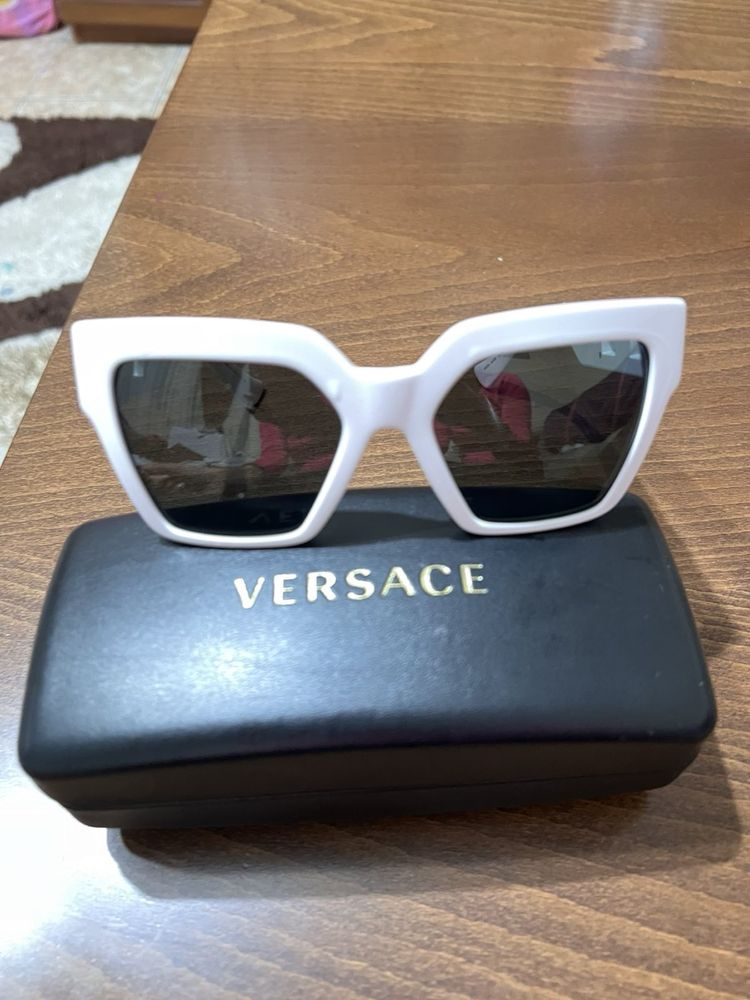 Слънчеви очила Versace