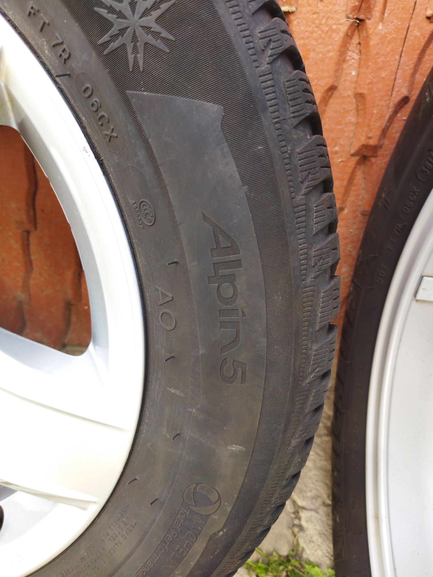 Vând 4 anvelope Michelin Alpin 5, 205/60/R16