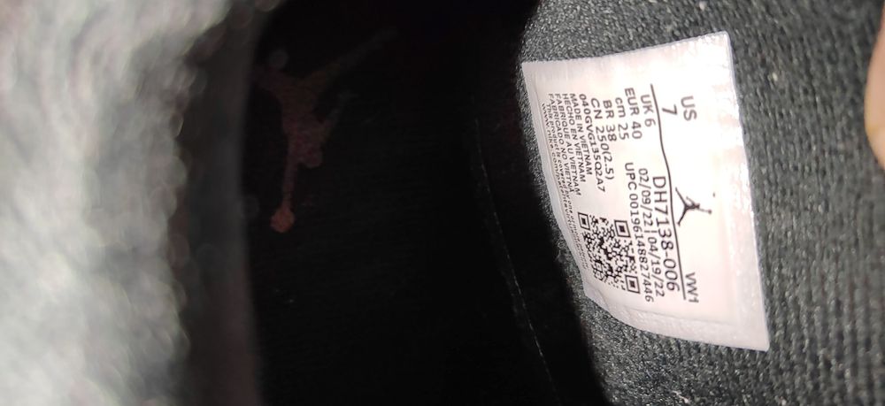 Nike Air Jordan 4 Retro, номер 40
