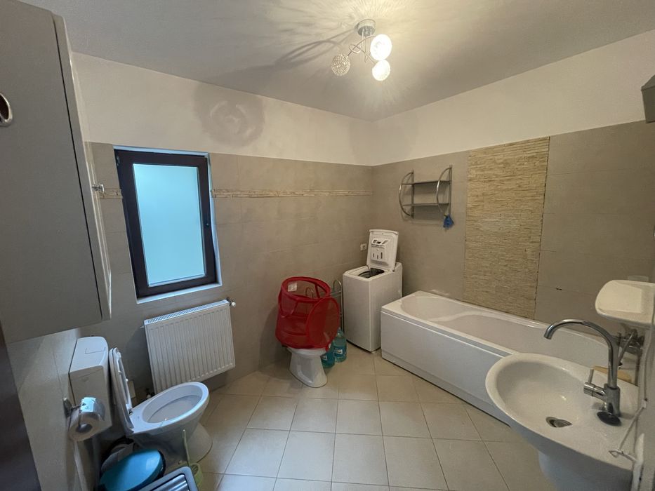 Casa de Tip duplex + Teren 200 mp in zona Cug-EXPO MOBILA !