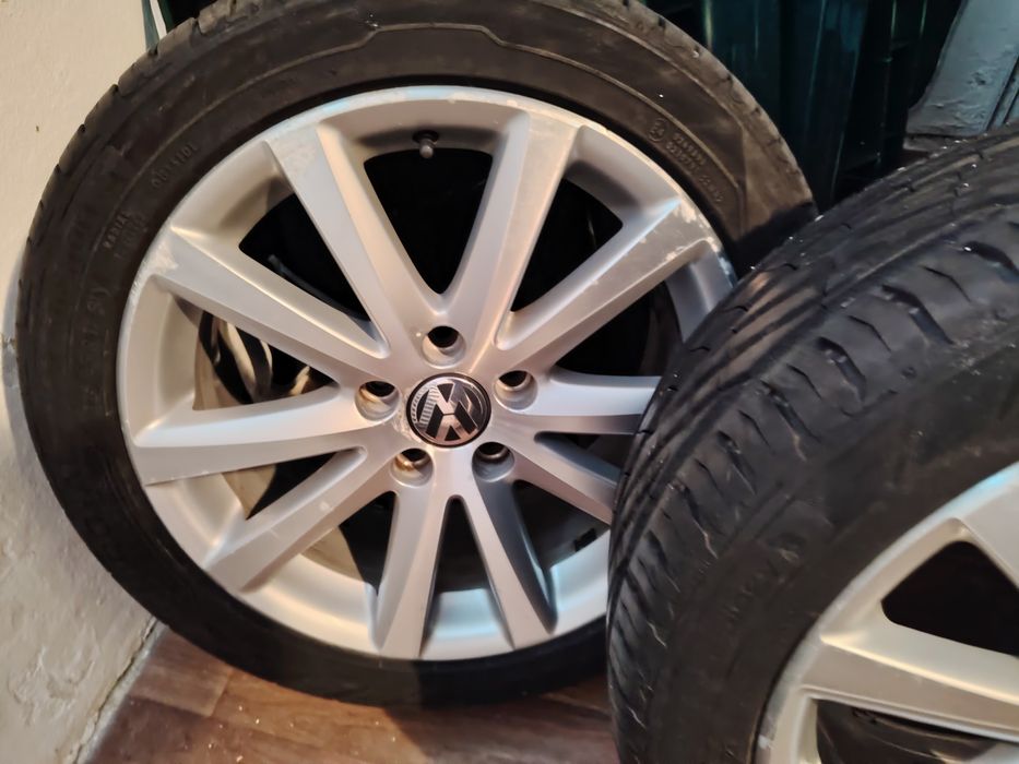 Продавам 5 Гуми Uniroyal с джанти към тях