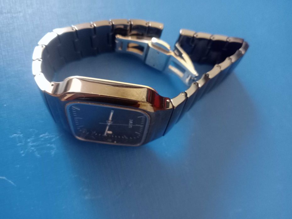 Часы Наручные RADO новые. с браслетом.