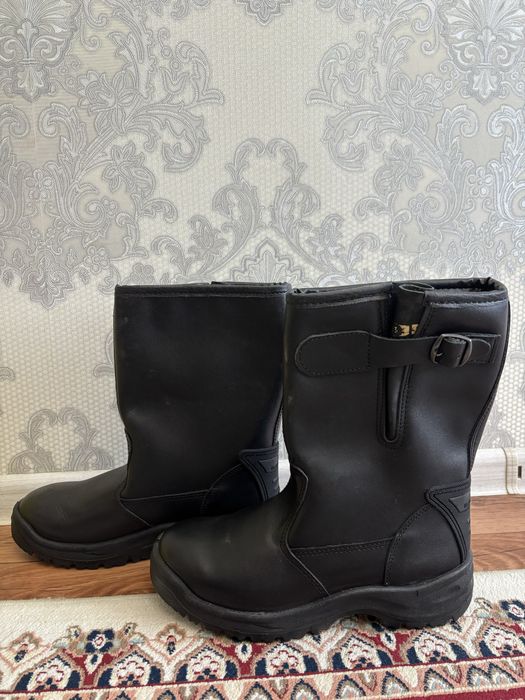 Новые рабочие ботинки 42 размера