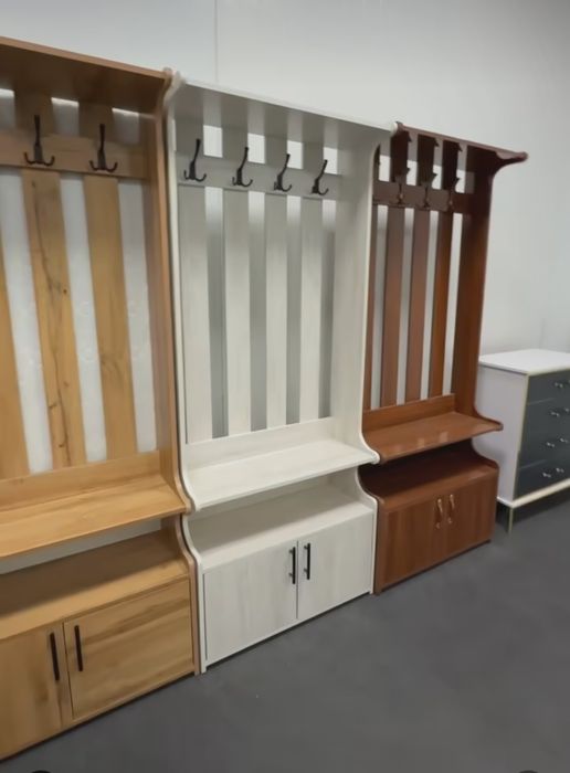 Прихожка  Размер длина 80см глубина 32см высота 1м  90см