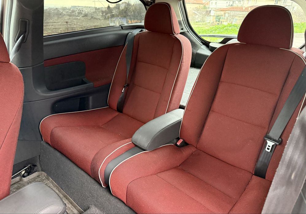 Volvo C30 2.0 6 Скорости 2008г 5л/100км Климатроник Всичко платено