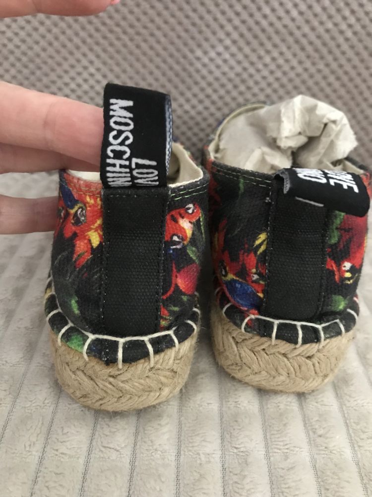 Нови Обувки Love Moschino N35