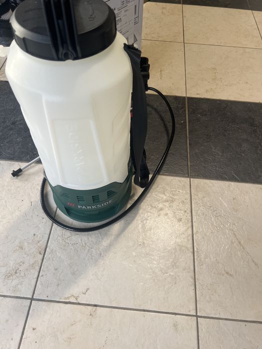 Акумулаторна пръскачка parkside