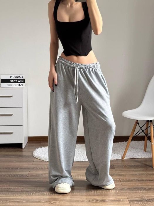 Стилни дамски овърсайз панталони на склад!