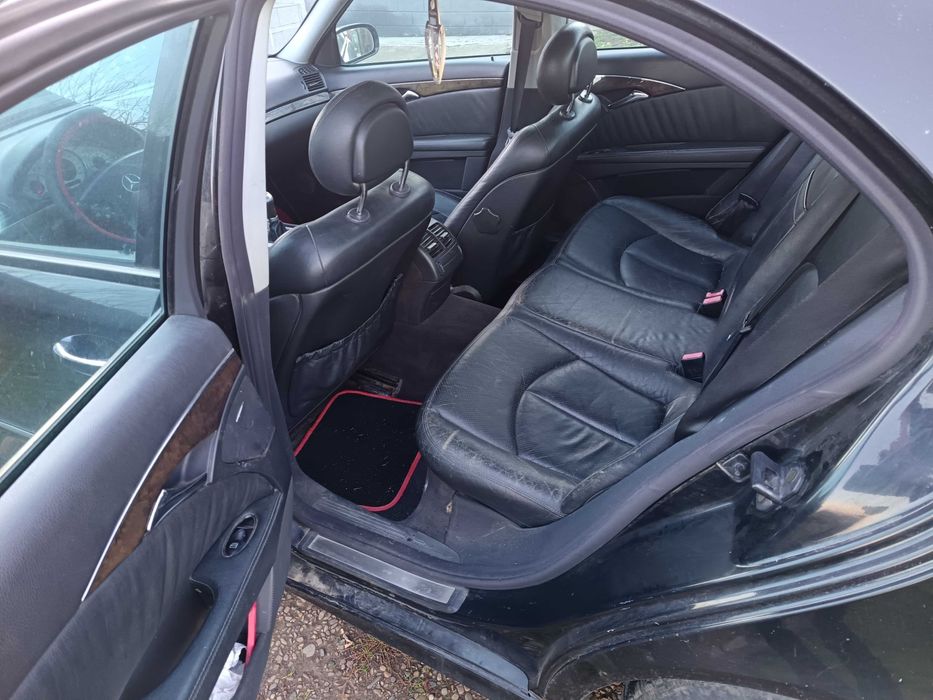 Mercedes E class w211