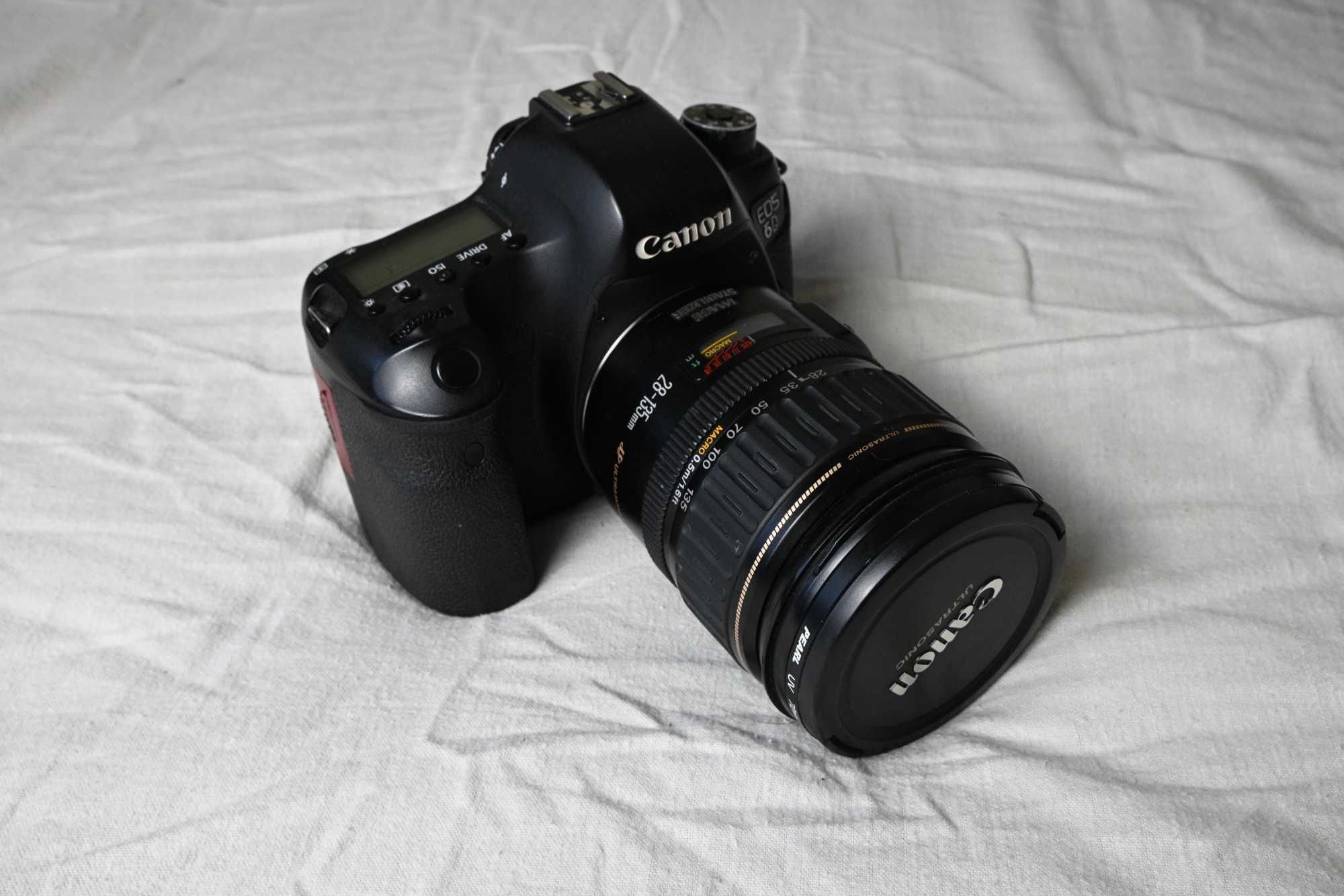 Canon EF 28-135mm f3.5-5.6 IS Obiectiv Full-Frame