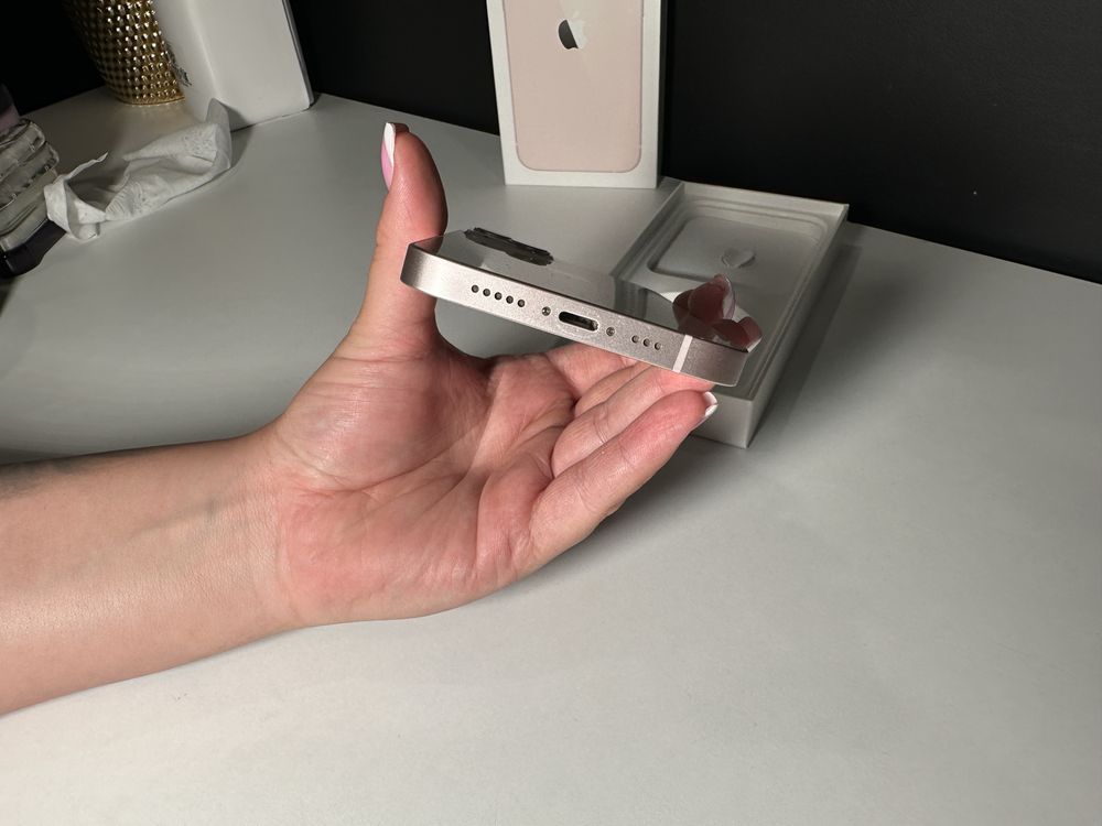 Iphone 13 розов