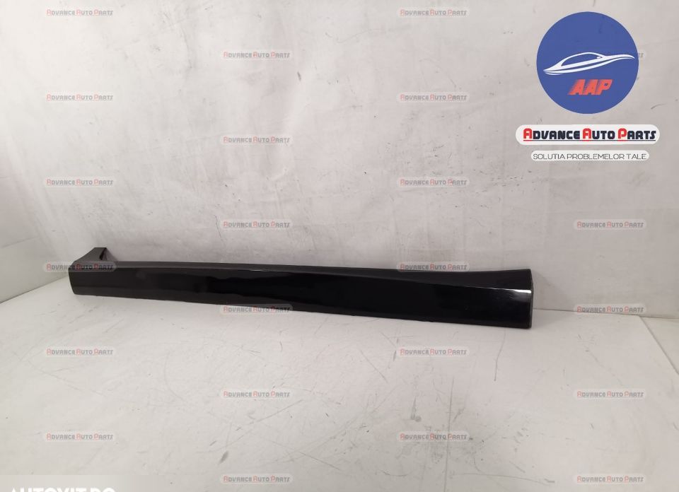 Праг орнамент дясна страна код 31672372 - оригинален Волво / Volvo V90