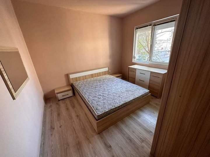 Дава се под наем Тристаен апартамент в Пловдив, Център - 76 кв.м за 400 € - Снимка #1