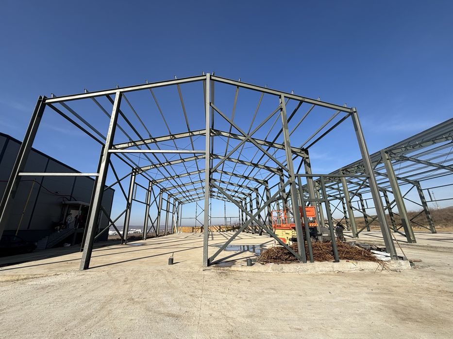 STRUCTURI METALICE panouri sandwich
