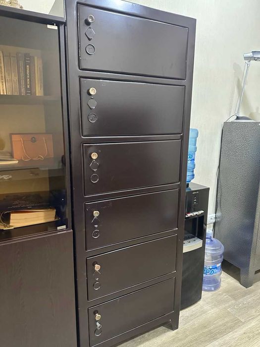 Сейф металлический