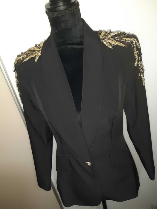 Costum superb BBY de ocazie cu paiete si broderie aurie botez cununie