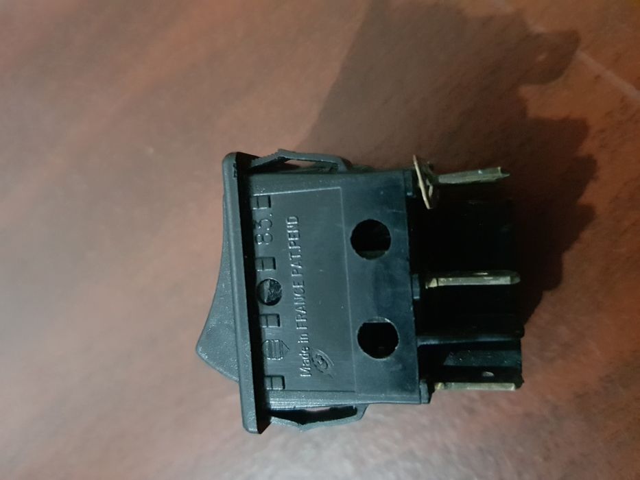 Кнопка трехконтактный производство Франция