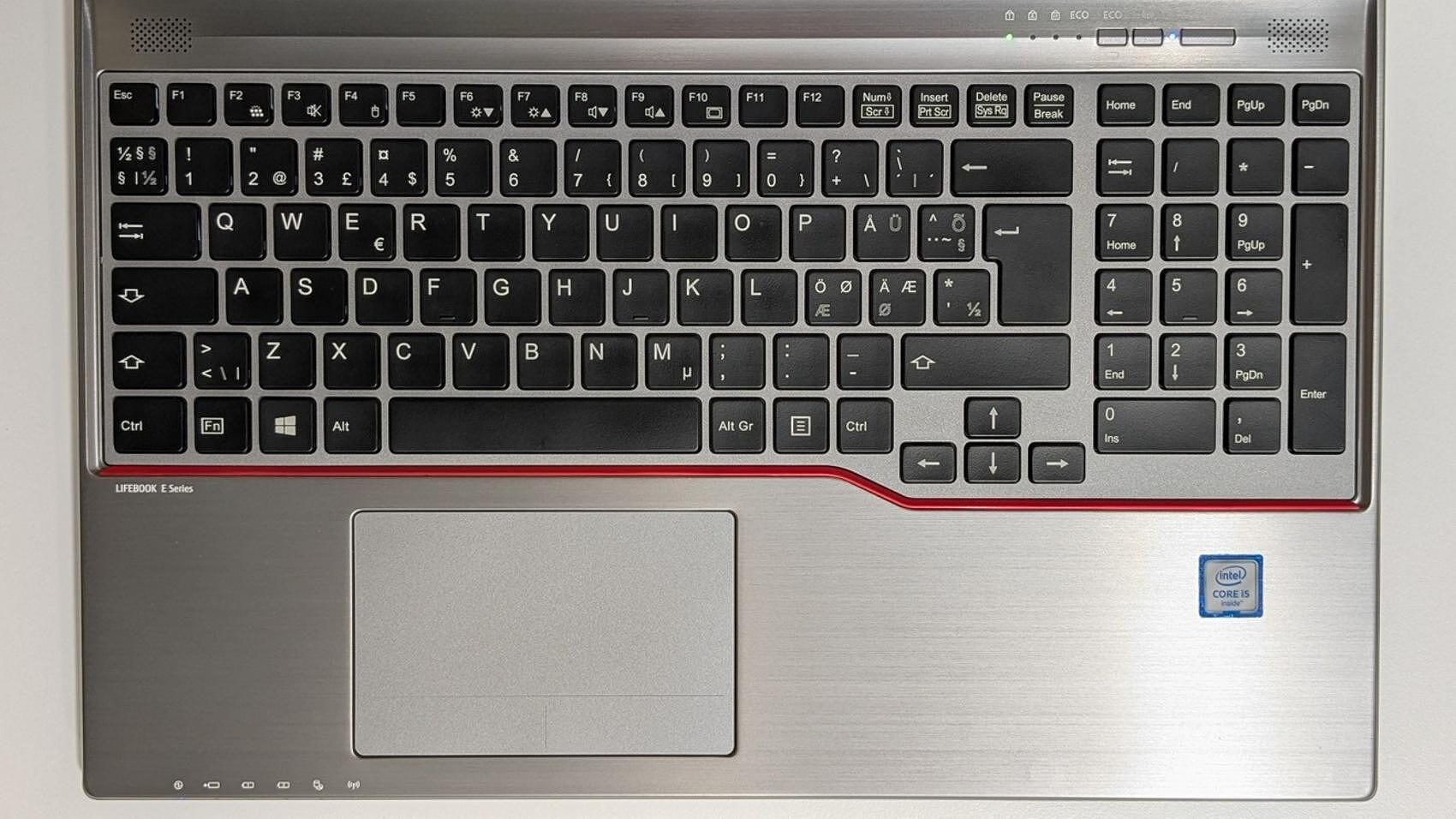 Fujitsu LifeBook E756 15.6" 1920x1080 i5-6200U 8GB 256GB SSD гаранция