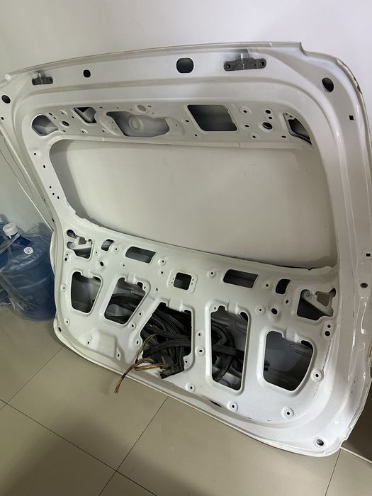 Продам Крышка багажника Kia Sportage