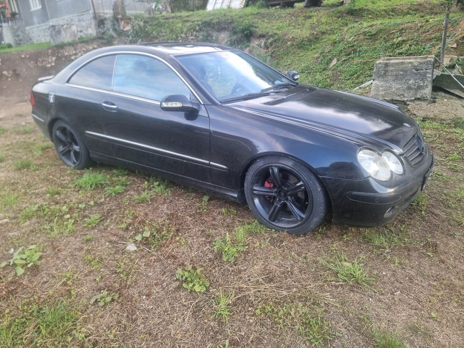 Dezmembrez mercedes clk w209
