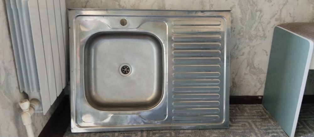 Кухиная мойка сотилади