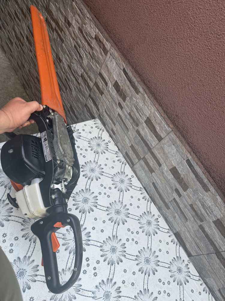 Бензинов храсторез STIHL