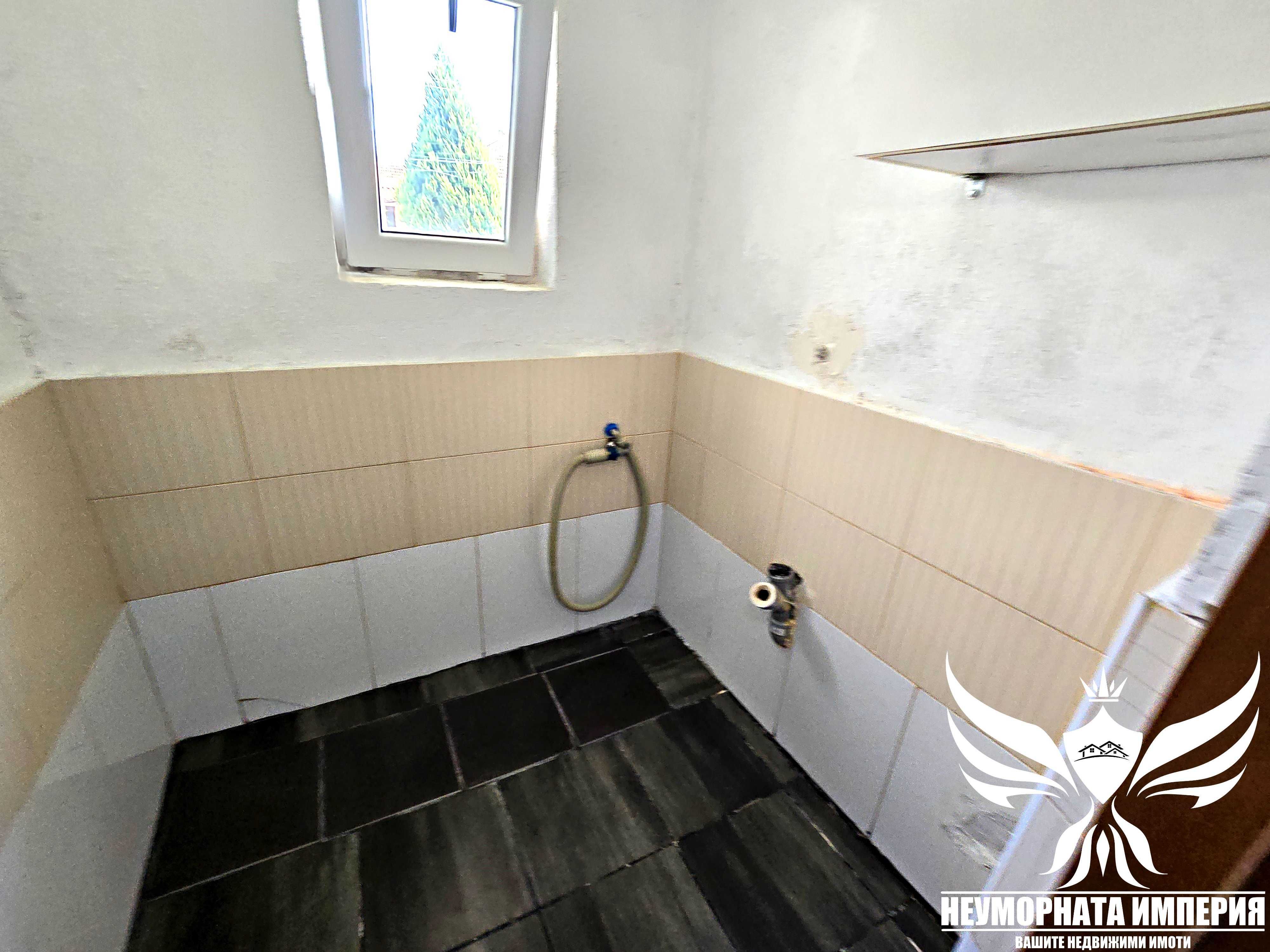 Продавам тристаен 76кв с 1/3 двор в Асеновград кв.Стадиона