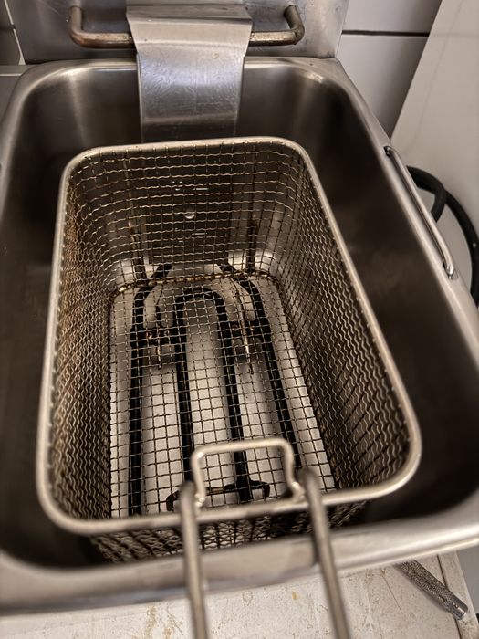 Friteuza hendi 2x4 l