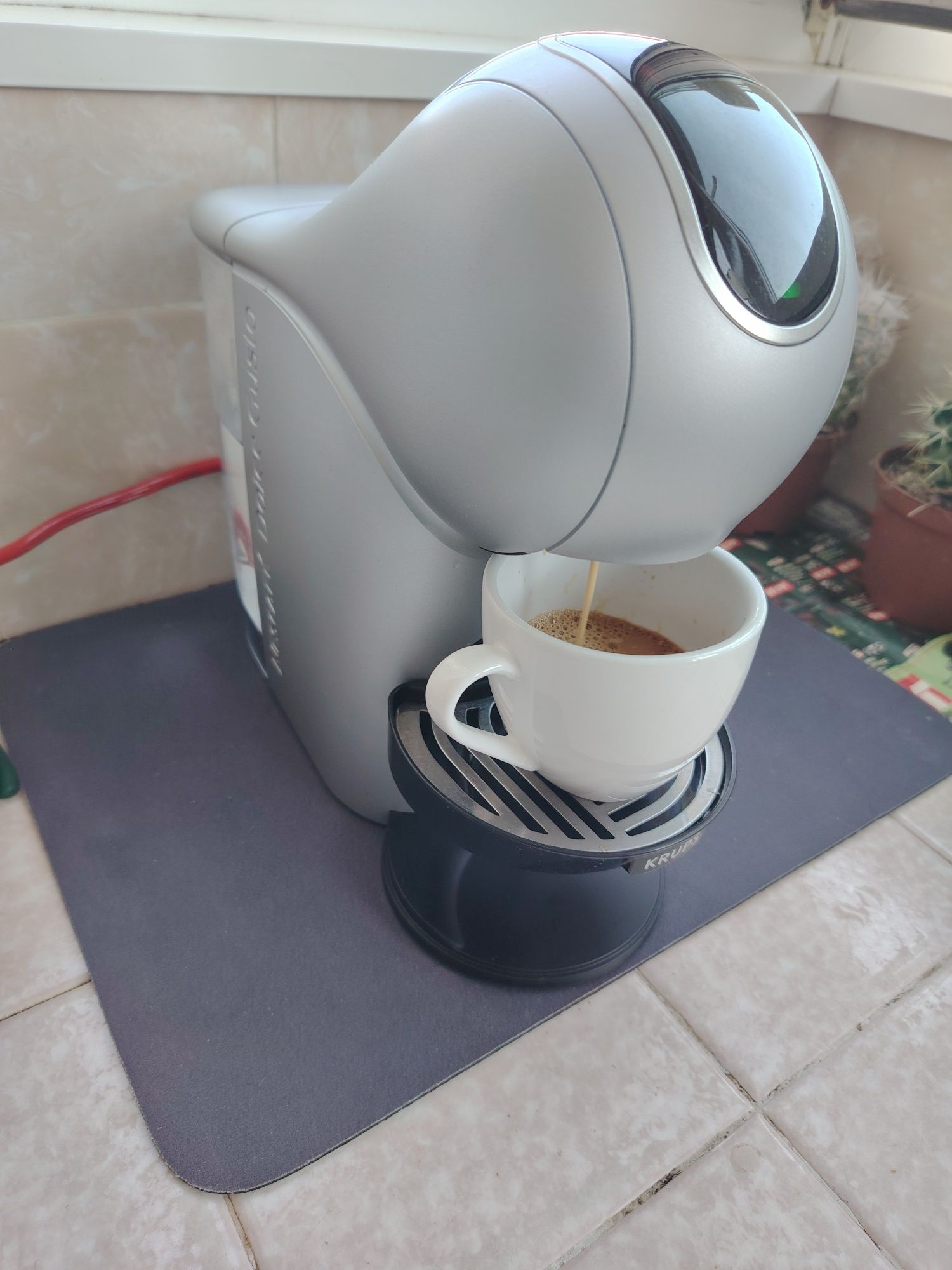 Кафемашина Dolce Gusto GENIO S TOUCH