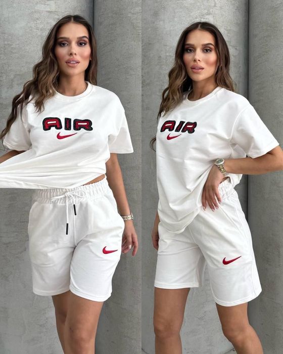 Compleuri dama cu pantaloni scurți