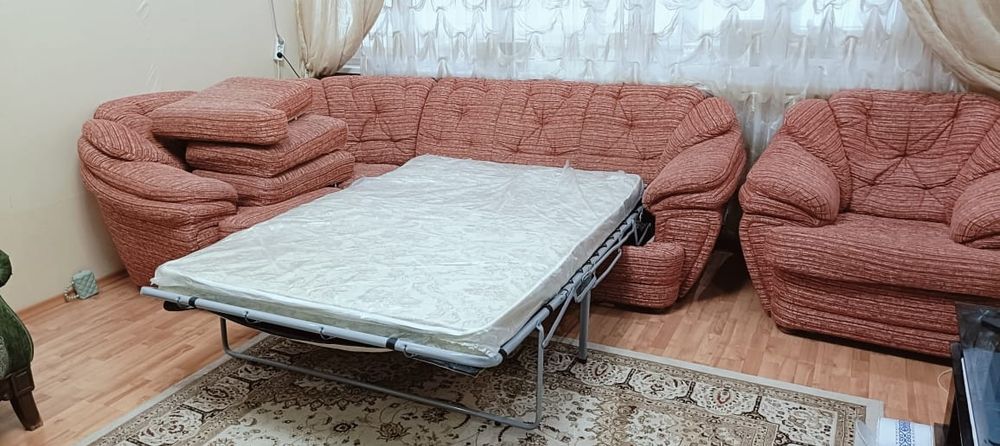 Продаётся угловой диван в хорошем состоянии, с ортопедическим матрасом