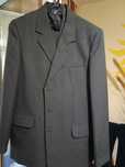 Vând costume bărbătești noi ,mărimile 48,50,54,calitate,300 lei