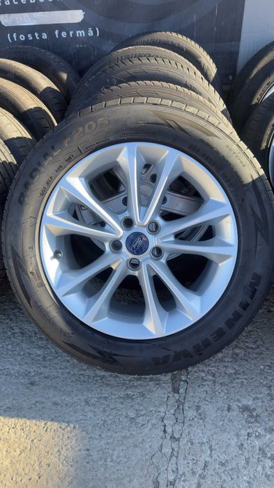 Jante Ford Kuga 235 55 17 vara Minerva Radial dot 0119