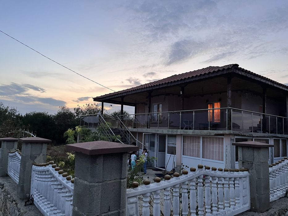 Къща с голям двор – с. Есеница, Варна