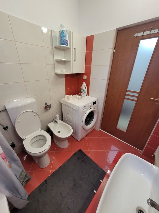 Casă de închiriat