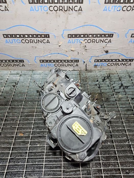 Far Stanga Mercedes ML W164 2005 - 2008 SUV 4 Usi (664) Xenon BI - XENON CRĂPAT ÎN ...