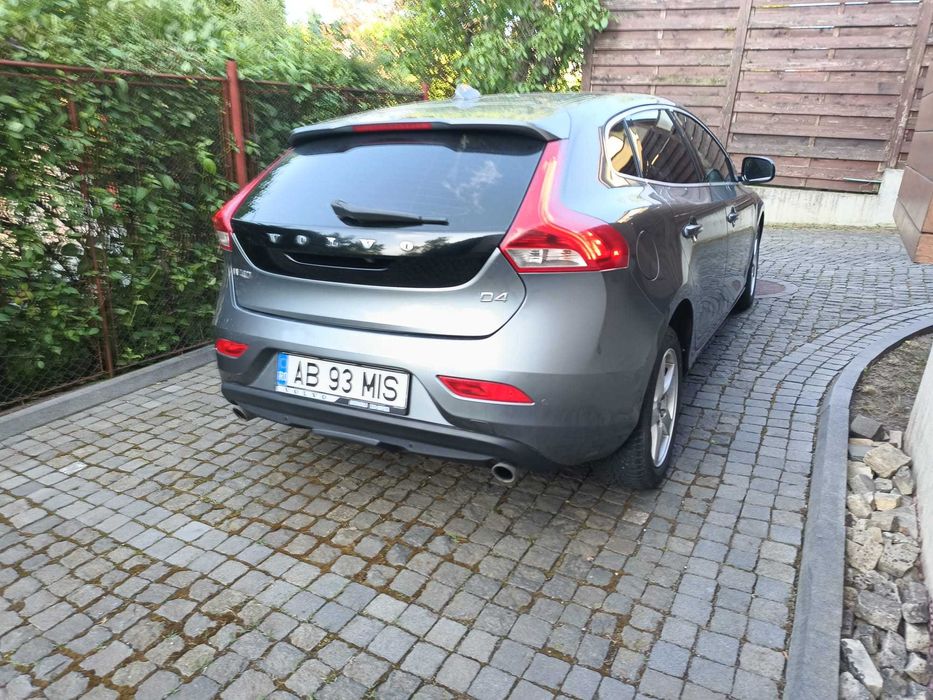 Volvo V40 D4 – 2015 – Full Option – 190 CP