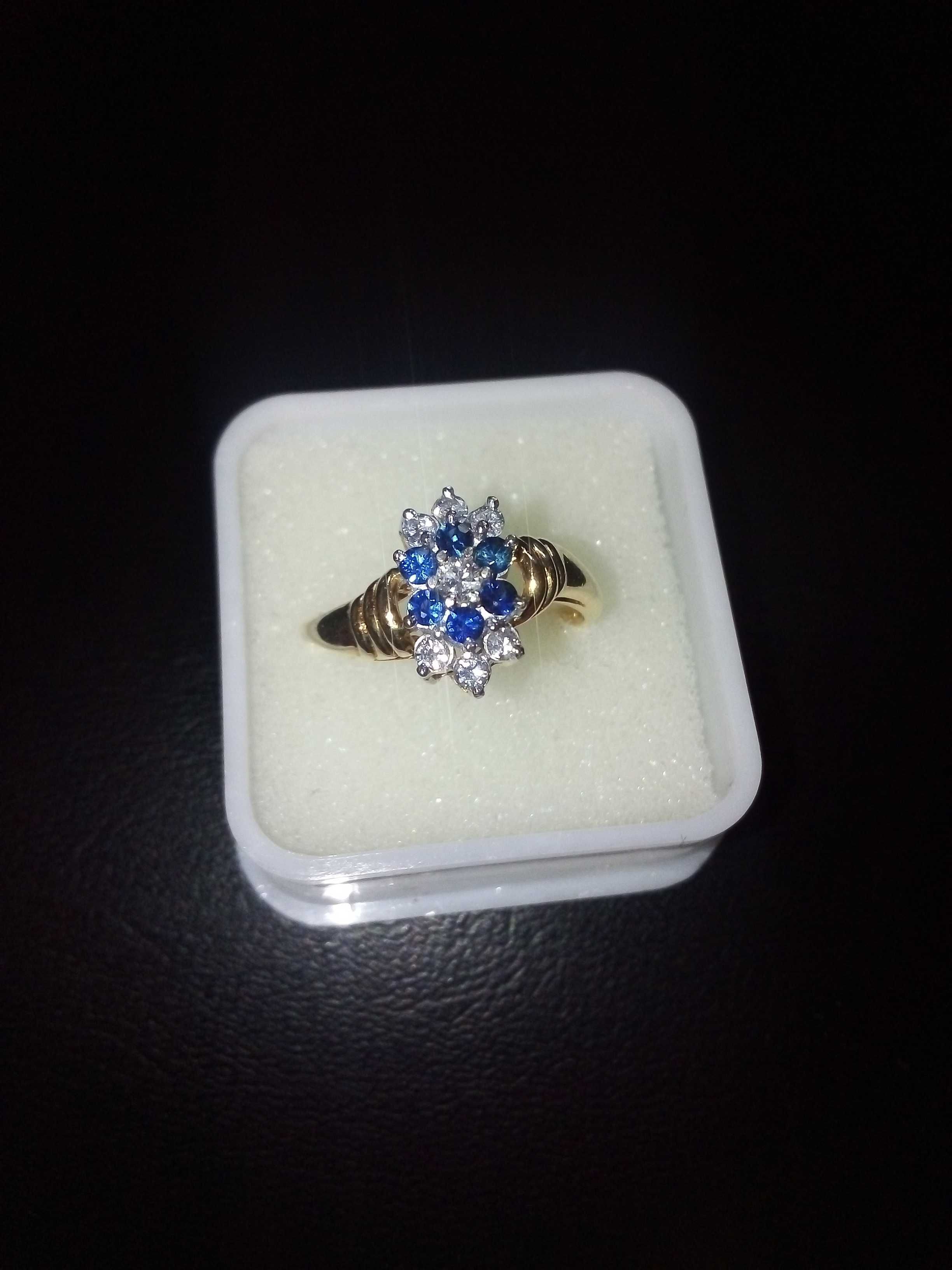 Винтидж италиански златен пръстен с диаманти и сапфири