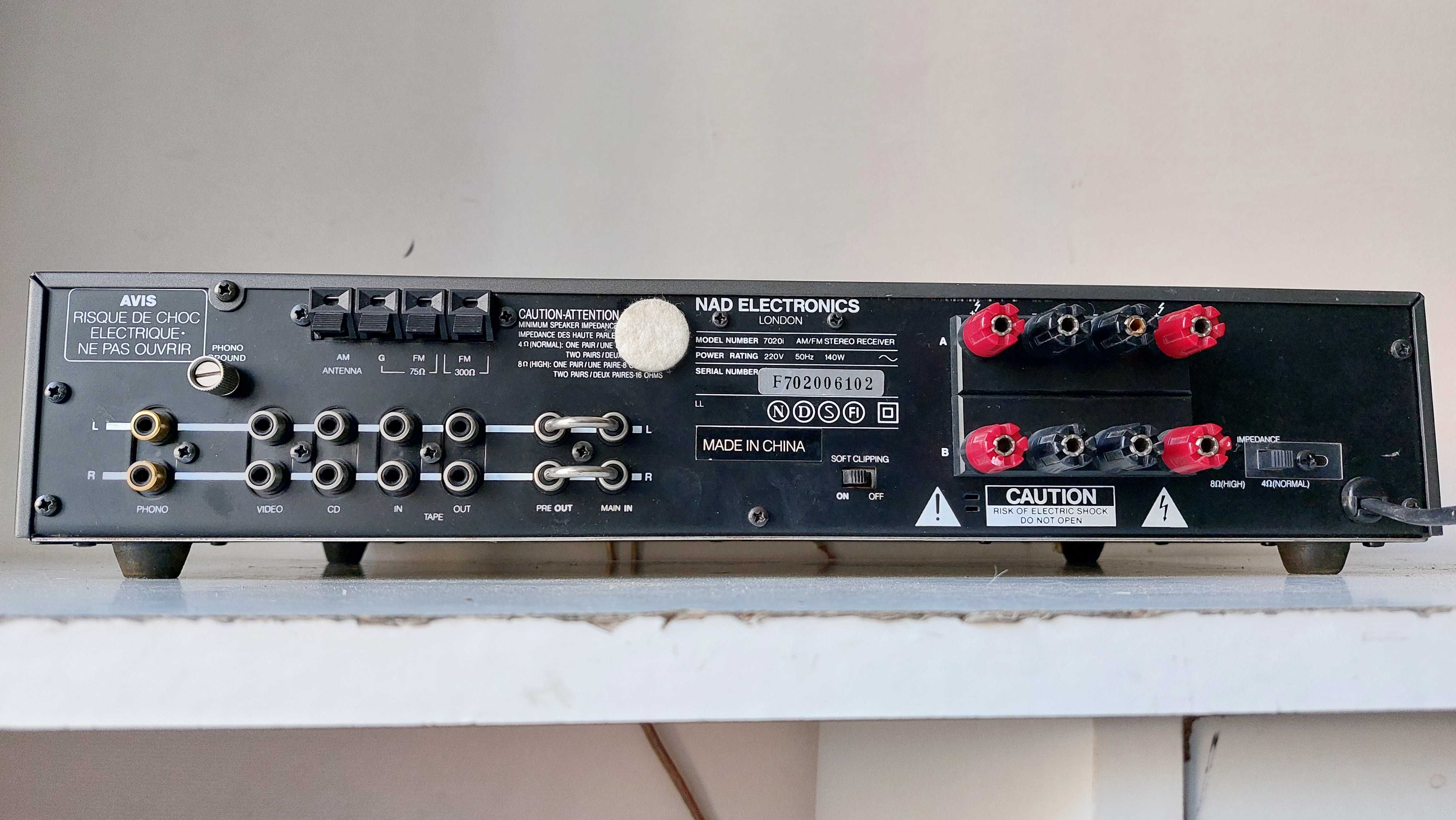 Majestatea sa NAD 7020i muzica la amplificator stereo vintage muzica
