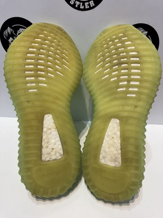 Маратонки ADIDAS YEEZY BOOST 350 V2 .Номер 38.5
