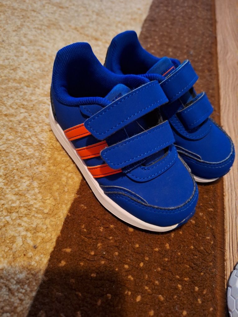 Adidas mărimea 22