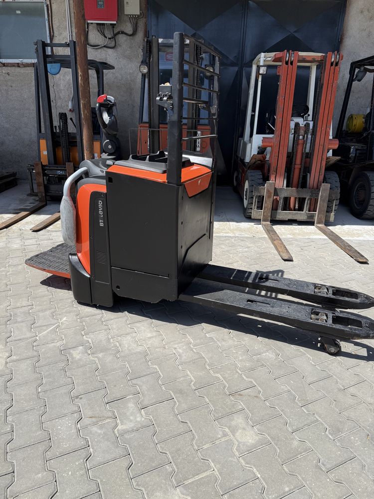 Transpaleta electrica cu ridicare 2500 kg