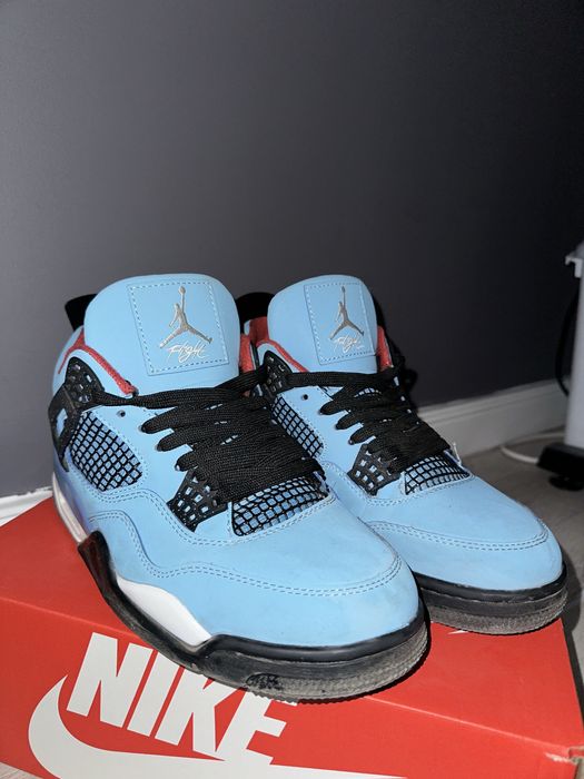 Jordan 4 Travis Scott